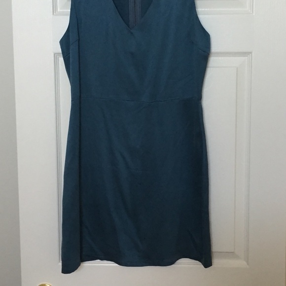 Dress - Picture 5 of 5